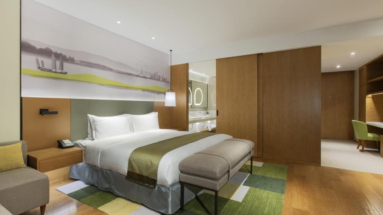 Holiday Inn & Suites Tianjin Downtown By Ihg,Tianjin Drum Tower,Joycity Shopping Mall,Tianjin Ancient Cultural Street,Haihe River,The Porcelain House,Convenient Access To Tianjin Binhai International Airport Ngoại thất bức ảnh