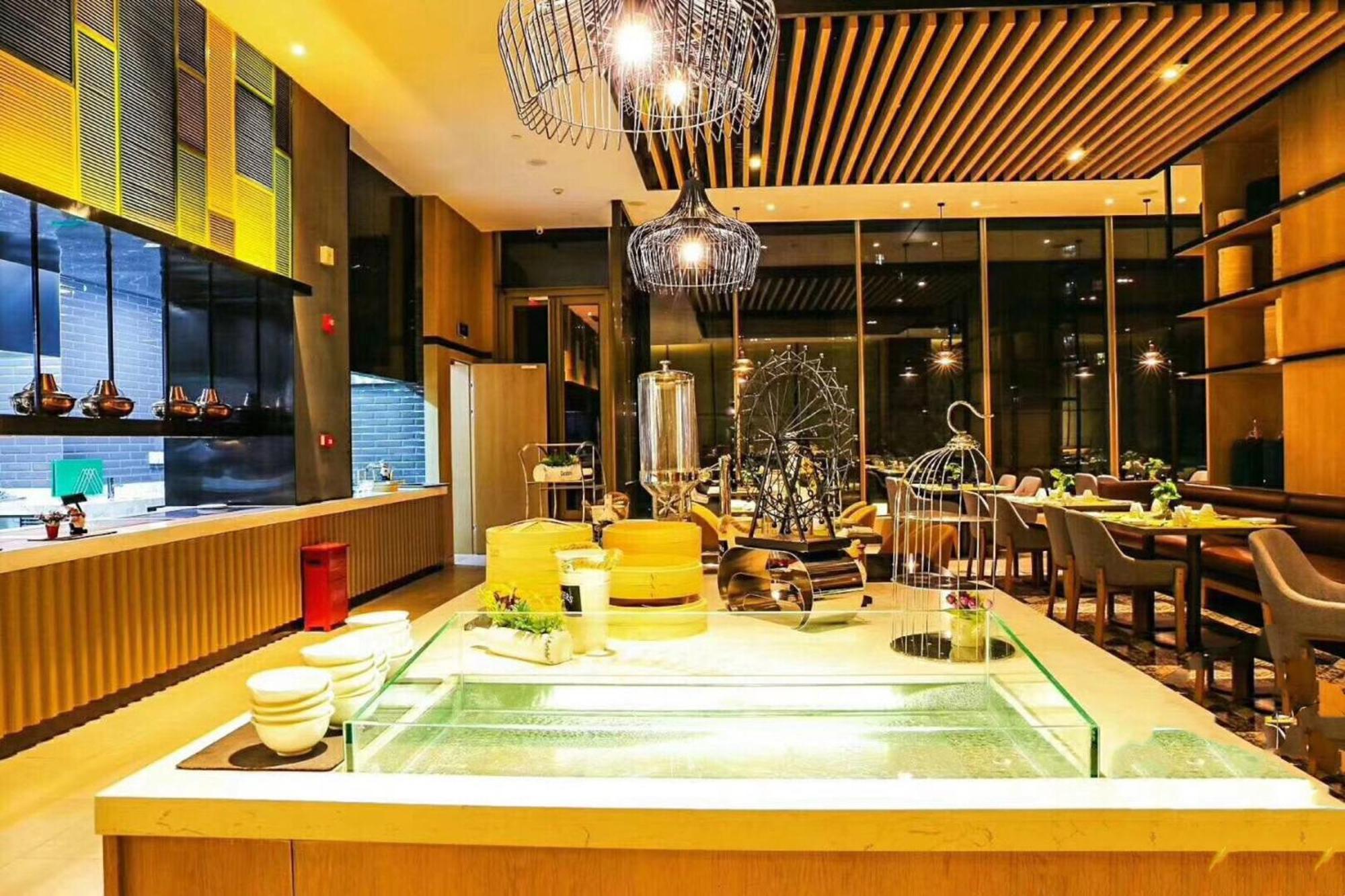 Holiday Inn & Suites Tianjin Downtown By Ihg,Tianjin Drum Tower,Joycity Shopping Mall,Tianjin Ancient Cultural Street,Haihe River,The Porcelain House,Convenient Access To Tianjin Binhai International Airport Ngoại thất bức ảnh
